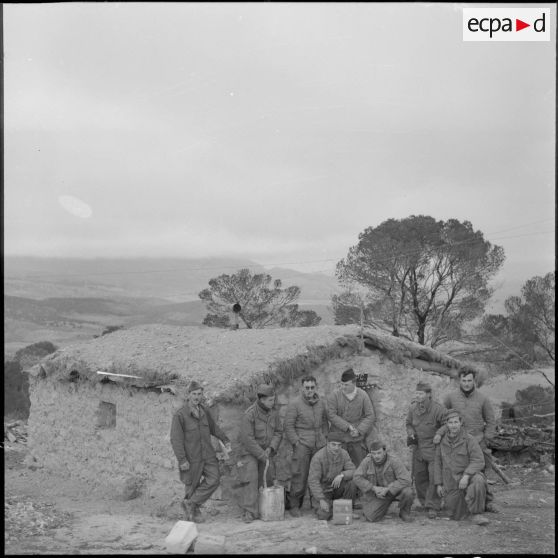 Portrait de groupe de militaires français.