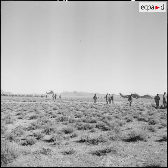 Vue d'un paysage désertique au cours de l'opération.