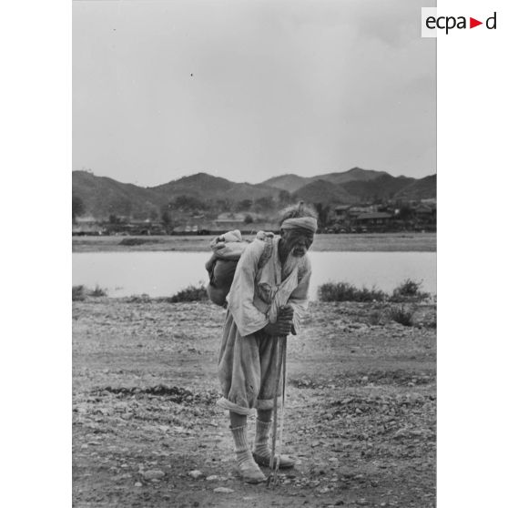 [Type de sud-coréen. Région de Hwachon. Mai 1951.]