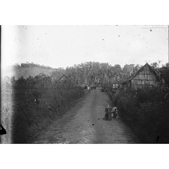 Une clairière. [légende d'origine]