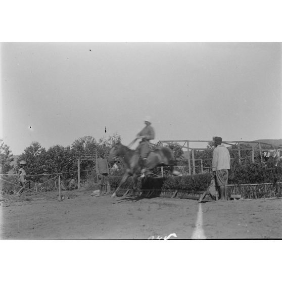 [Course d'obstacles à cheval à Fianarantsoa.]