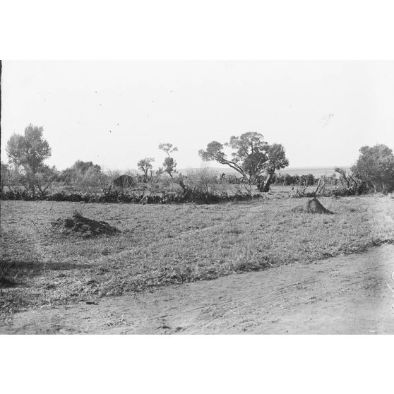 Un futur village. Route Ber. [légende d'origine]