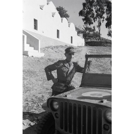 A Leros, des officiers allemands devant l'église d'Aghios Loannis Theologos.