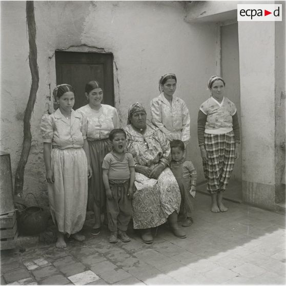 12 mai 1959, identité femmes indigènes. [légende d'origine]