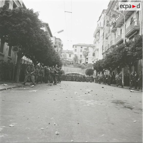 11 novembre 1960, Alger. [légende d'origine]