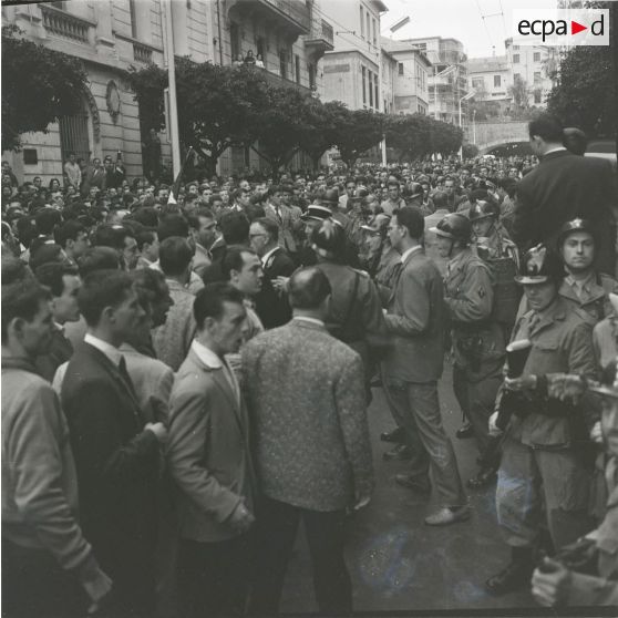 11 novembre 1960, Alger. [légende d'origine]