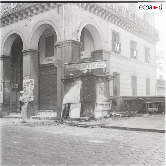 [Alger, rue Corneille, 1956-1962.]