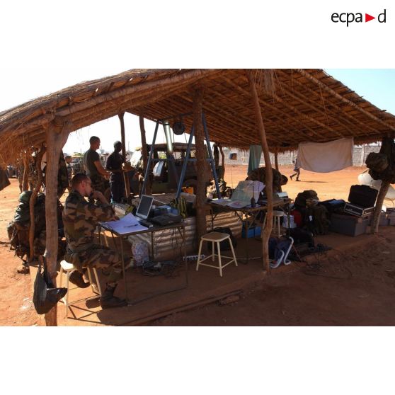 Zone opérationnelle des militaires du groupement des commandos parachutistes (GCP) stationné sur le camp de la Force multinationale en Centrafrique (FOMUC) à Bria.