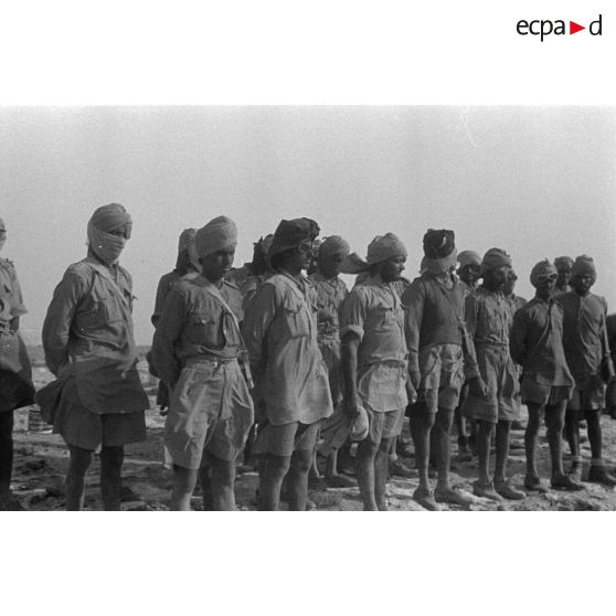 Lors de la bataille d'El Alamein, des prisonniers indiens de la 4e ou 5e division d'infanterie indienne.