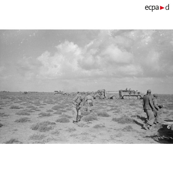 Une batterie de FlaK équipée de canons de 8,8 cm FlaK-18 effectue un tir, s'agit-il d'un exercice ou d'un combat.