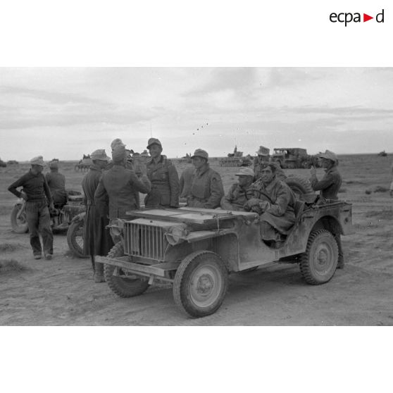 Une jeep Bantam (40 BRC) capturée est utilisée par des artilleurs de la I./FlaK-Regiment 33 du capitaine Walter Fromm.