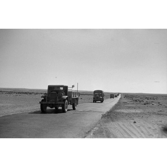 Convoi de ravitaillement sur la via Balbia.