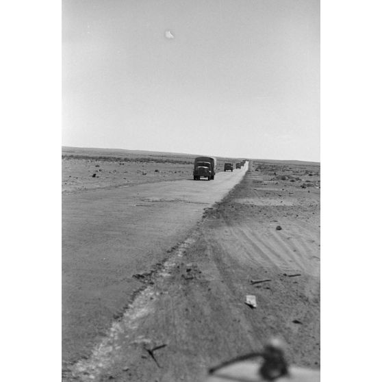 Convoi de ravitaillement sur la via Balbia.