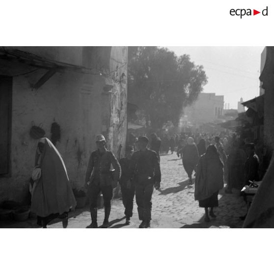 Promenade à proximité et dans le souk de Kairouan.