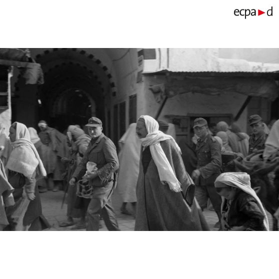 Promenade à proximité et dans le souk de Kairouan.