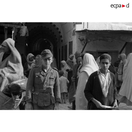 Promenade à proximité et dans le souk de Kairouan.