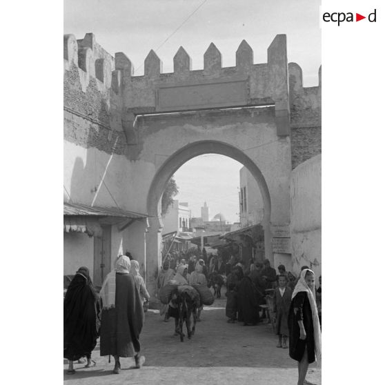 Visite de la grande mosquée de Kairouan (Tunisie).