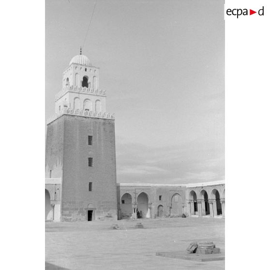 Visite de la grande mosquée de Kairouan (Tunisie).