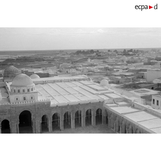 Visite de la grande mosquée de Kairouan (Tunisie).