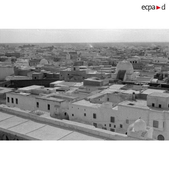 Visite de la grande mosquée de Kairouan (Tunisie).