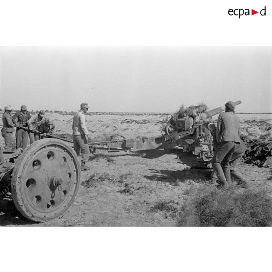 Sortie de batterie d'une pièce de 10 cm Kanone 18.