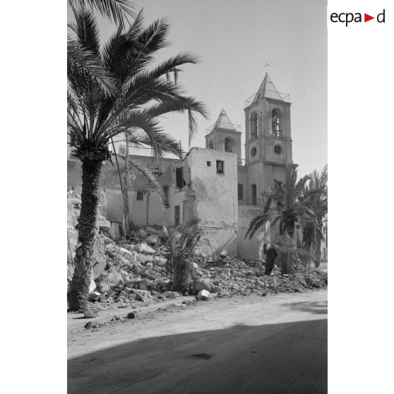 Ruines de Sfax après les bombardements anglais du 28 janvier 1943.