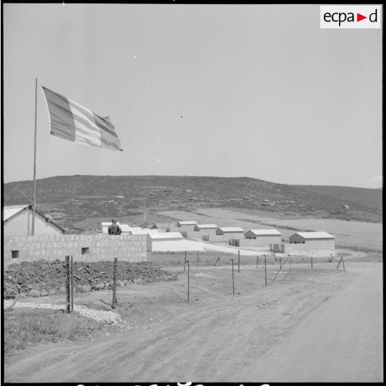 Poste de surveillance du chantier des nouvelles habitations du village de Randon (Besbes)