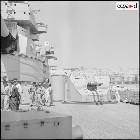 Le pont du navire-école Jean Bart.