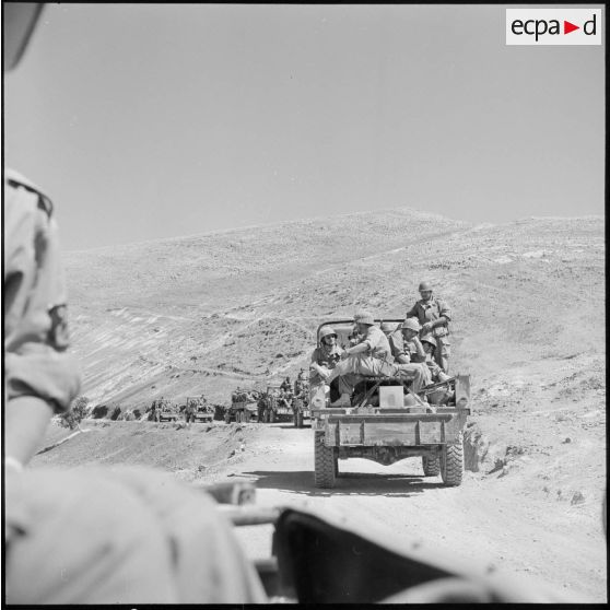 Le convoi de véhicules militaires du 2e bataillon de la 1re demi-brigade de fusiliers-marins (DBFM).