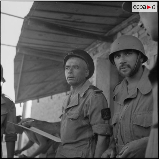 Des fusiliers-marins de la 1re demi-brigade de fusiliers-marins (DBFM) au poste de Souk el Tetla.