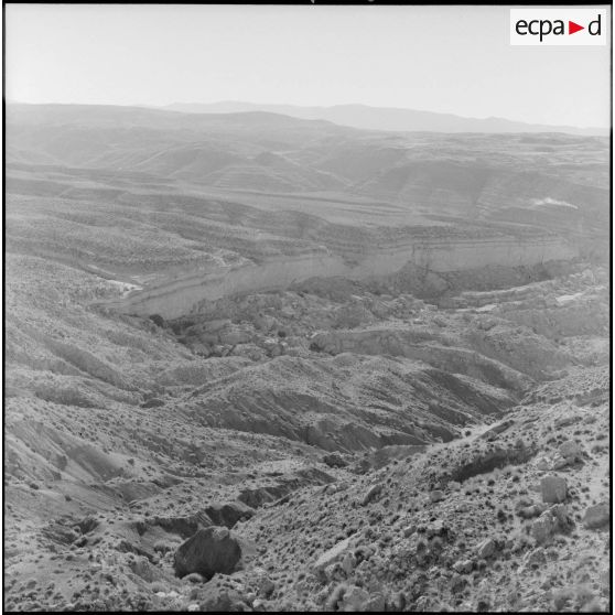 Paysage dans les monts des Nemenchas.