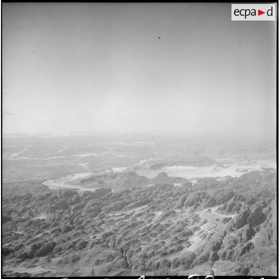 Photographie aérienne prise au dessus du département des oasis.