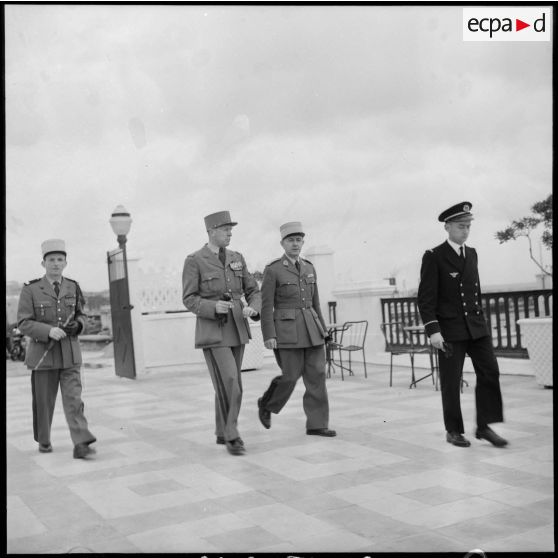 Arrivée du général Allard au centre d'Asiter 15.