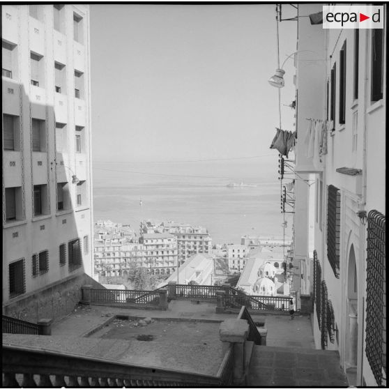 La rade d'Alger prise depuis les hauts de la casbah.