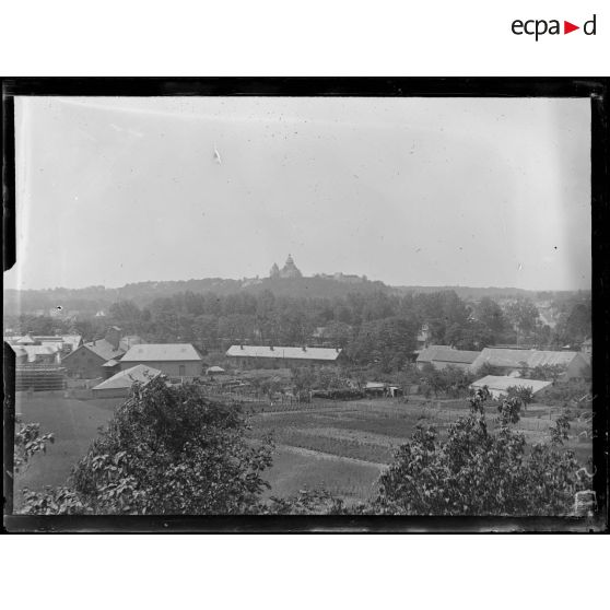 Provins (Seine-et-Marne). Un coin de la ville. [légende d'origine]