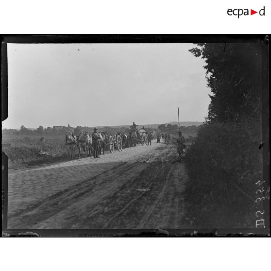 Coulombs (Seine-et-Marne). Convoi de munitions sur la route. [légende d'origine]