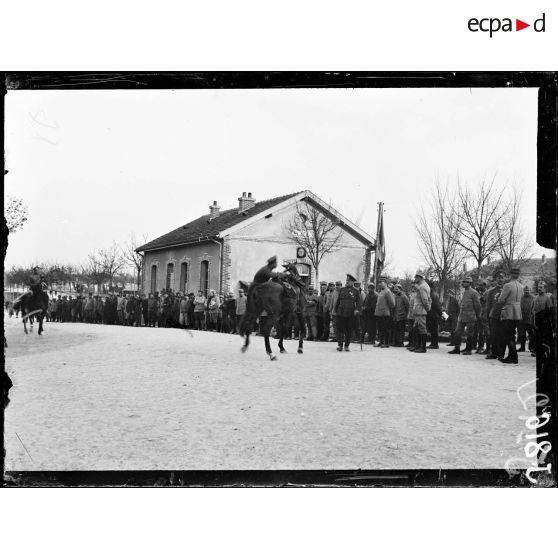 Les troupes russes au camp de Mailly. [légende d'origine]