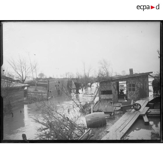 Près de Westvleteren. Cantonnement belge inondé. [légende d'origine]