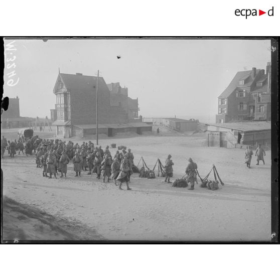 Dunes d'Oost-Dunkerque-Bains, le camp Gallimard. [légende d'origine]