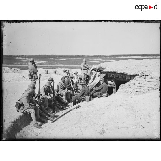 Bouy, manoeuvre d'infanterie, le PC pendant l'attaque. [légende d'origine]