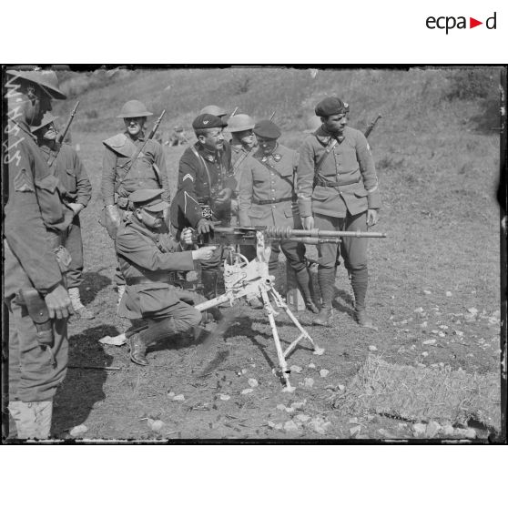 Près de Naix, camp Franklin, instruction des contingents américains. Entraînement des américains. [légende d'origine]