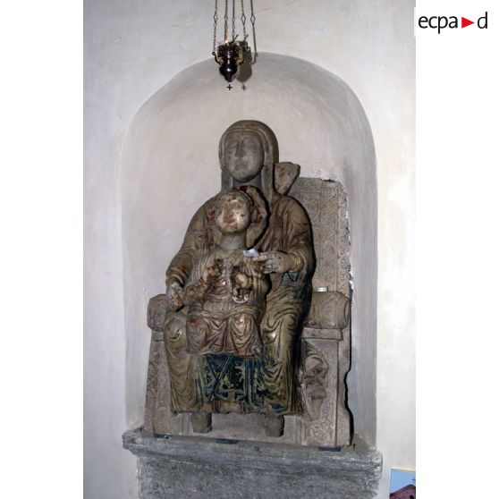 La statue de Marie et de Jésus au monastère othodoxe de Sokolica.