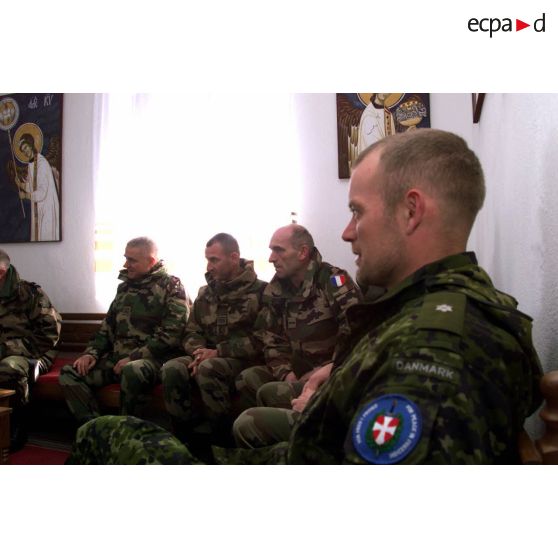 Dans le monastère othodoxe de Sokolica, des militaires danois.