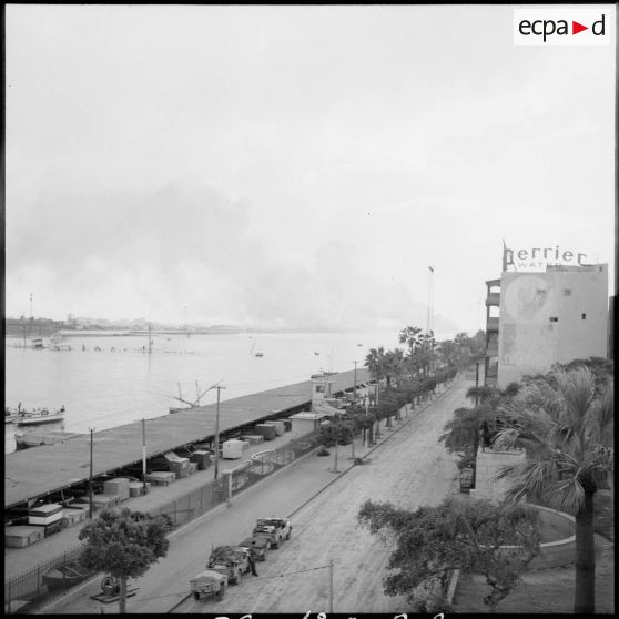 Vue de Port-Saïd pendant les combats du 6 novembre.