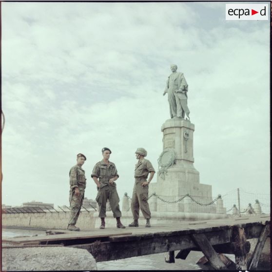 La statue de Ferdinand de Lesseps à l'entrée du canal de Suez.