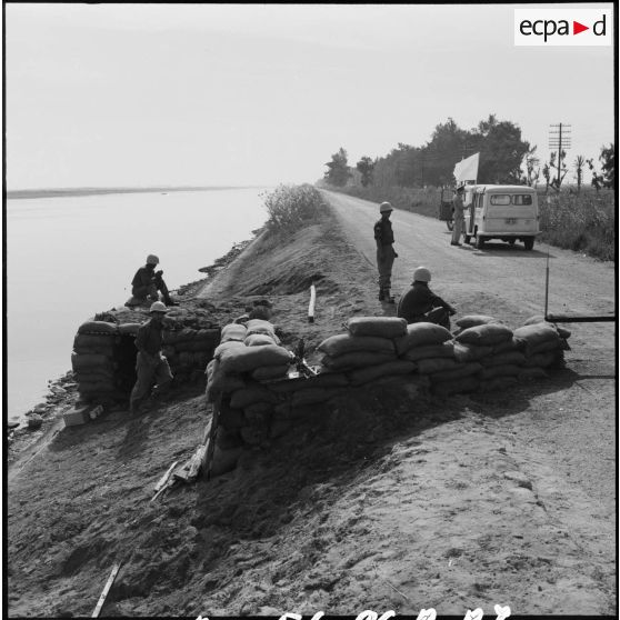 L'entrée du secteur occupé par les éléments indiens de l'ONU, entre El Cap et El Kantara.