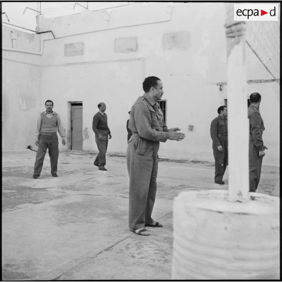 Camp d'officiers supérieurs égyptiens prisonniers en Israël.