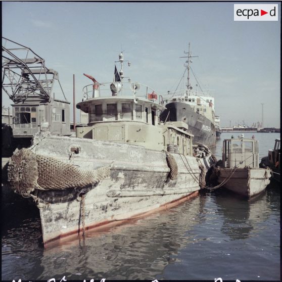 Le remorqueur Bassel renfloué par la Marine nationale le 10 décembre 1956.