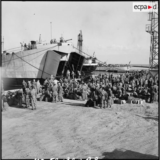 Le rembarquement de la Force A à Port-Saïd.