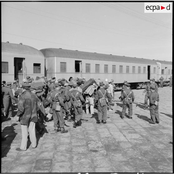 Le départ des prisonniers égyptiens de Port-Saïd.